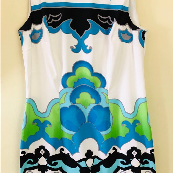 Women's Dress - Picture 2 of 5